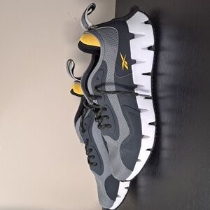 Reebok Zig Dynamica Running Shoes Big Kids 5.5 or Women's 7.5  24cm